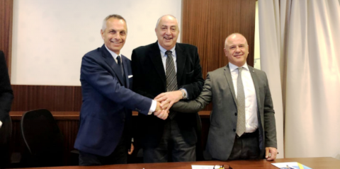 La firma del protocollo d'intesa del progetto Kick Off Giovani