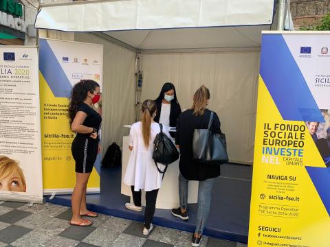 Lo stand dedicato al Po Fse a Taormina