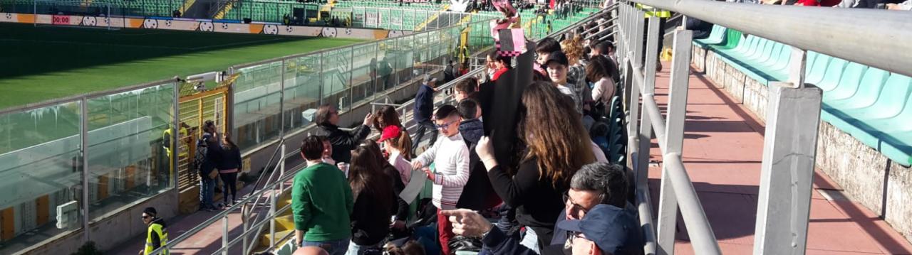 Gli studenti allo Stadio Renzo Barbera di Palermo